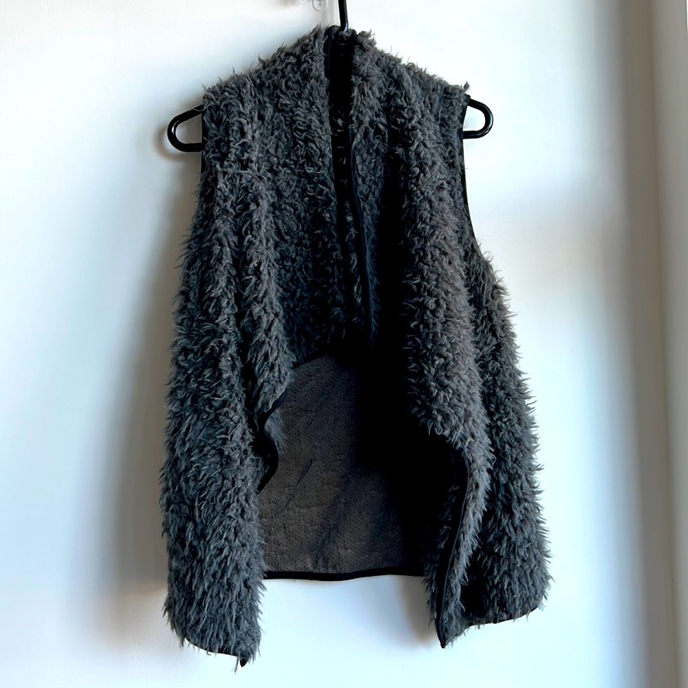 Fiore small Women’s fuzzy vest